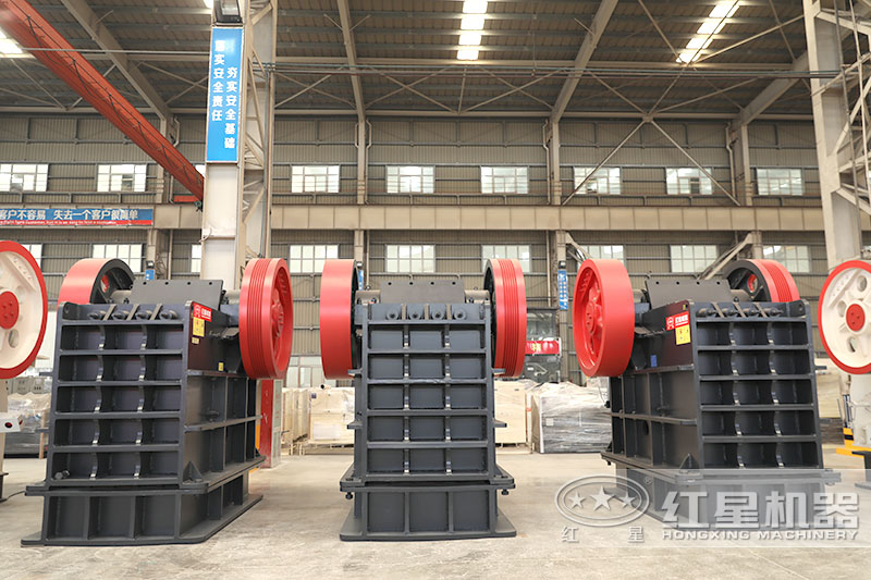 石灰石破碎設(shè)備-顎式破碎機 石灰石破碎設(shè)備-顎式破碎機