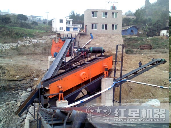 時產(chǎn)600噸花崗巖碎石生產(chǎn)現(xiàn)場