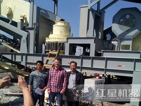 300t/h輪胎式圓錐移動破施工現場 300t/h輪胎式圓錐移動破施工現場