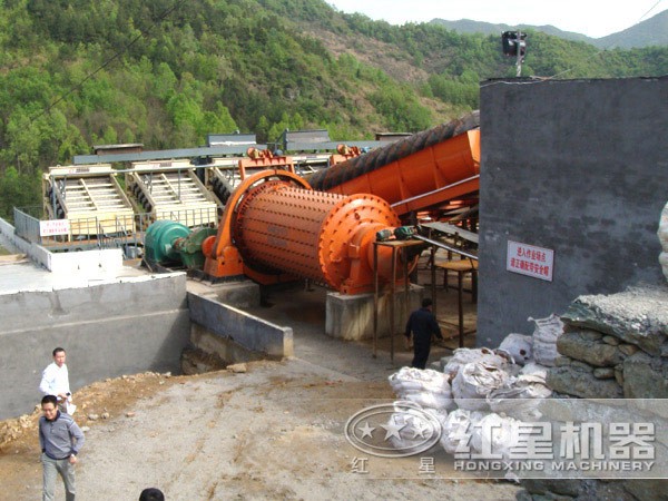 紅星節(jié)能環(huán)保大型球磨機(jī)作業(yè)現(xiàn)場(chǎng) 紅星節(jié)能環(huán)保大型球磨機(jī)作業(yè)現(xiàn)場(chǎng)