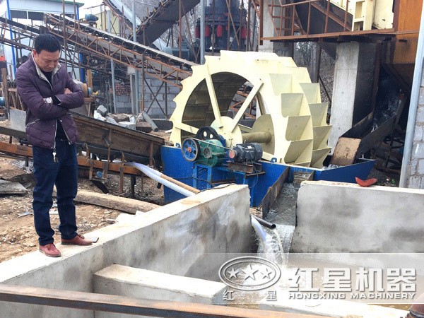 山東張老板洗砂機(jī)作業(yè)現(xiàn)場(chǎng) 山東張老板洗砂機(jī)作業(yè)現(xiàn)場(chǎng)