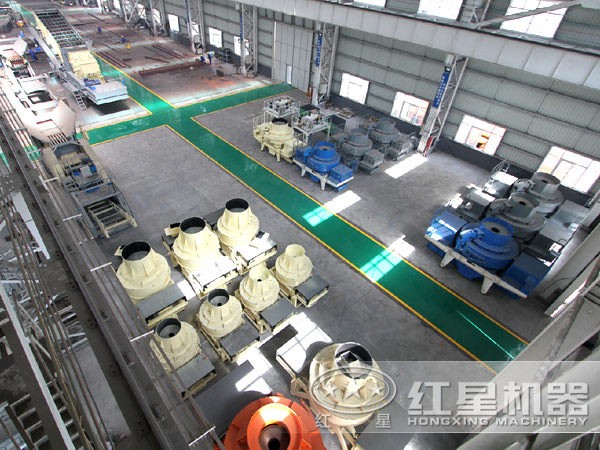 紅星車(chē)間內(nèi)擺放的不同種類(lèi)的環(huán)保型制砂機(jī) 紅星車(chē)間內(nèi)擺放的不同種類(lèi)的環(huán)保型制砂機(jī)