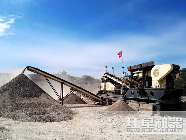 砂石生產(chǎn)線(xiàn)生產(chǎn)中的液壓圓錐破碎機(jī)