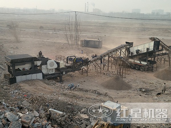 每小時(shí)300噸車載移動(dòng)粉碎機(jī)處理建筑垃圾 每小時(shí)300噸車載移動(dòng)粉碎機(jī)處理建筑垃圾