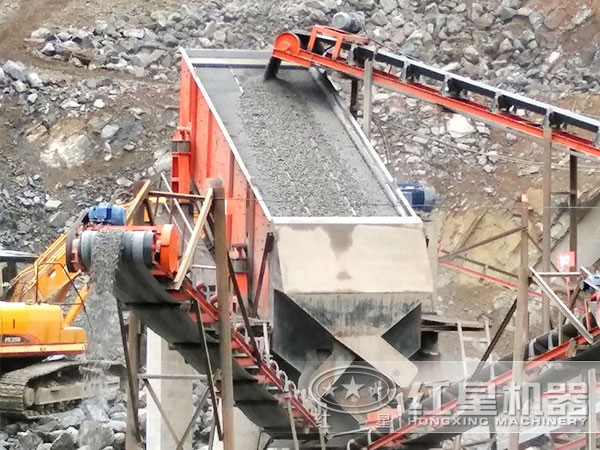 大型振篩式砂石分離機現(xiàn)場圖 大型振篩式砂石分離機現(xiàn)場圖