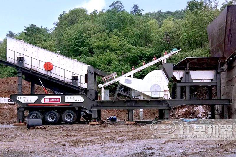 后八輪移動石子機(jī)工作現(xiàn)場圖 后八輪移動石子機(jī)工作現(xiàn)場圖