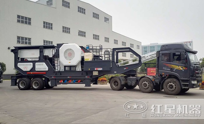 小型移動石子破碎機車頭牽引即可行走、方便省事