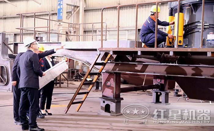 工人作業(yè)實拍 工人作業(yè)實拍