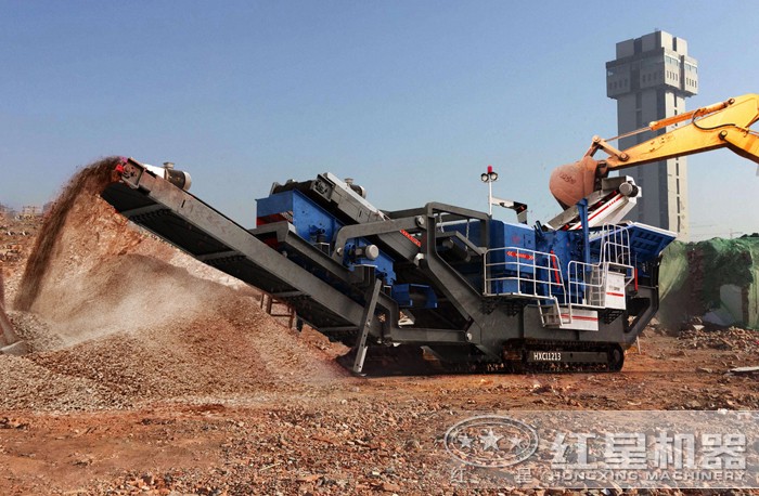 環(huán)保型履帶式柴油機(jī)石子破碎機(jī)現(xiàn)場