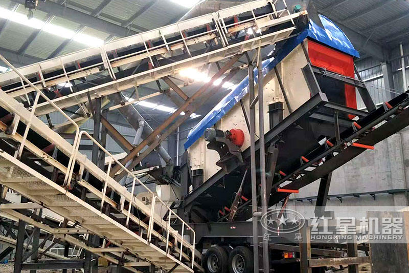 移動小型碎沙機施工現(xiàn)場