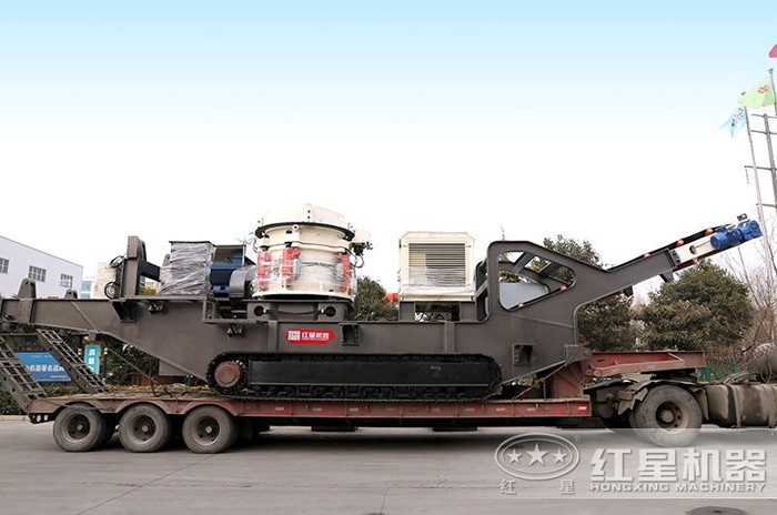 履帶式移動(dòng)碎石機(jī)搭載圓錐破碎機(jī) 履帶式移動(dòng)碎石機(jī)搭載圓錐破碎機(jī)