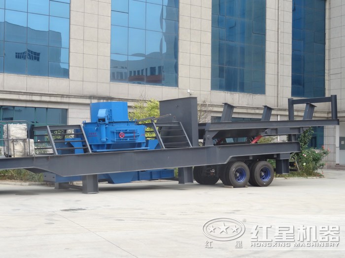 一小時(shí)300噸輪胎式制砂機(jī) 一小時(shí)300噸輪胎式制砂機(jī)