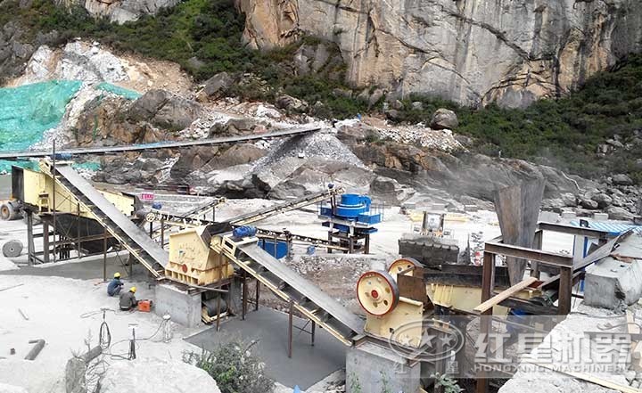 紅星破碎制砂生產(chǎn)線現(xiàn)場(chǎng) 紅星破碎制砂生產(chǎn)線現(xiàn)場(chǎng)