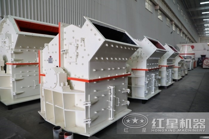 鄭州細碎機廠家紅星機器車間一角 鄭州細碎機廠家紅星機器車間一角