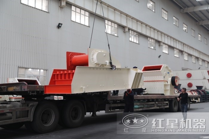 鄭州細碎機廠家紅星機器發(fā)貨 鄭州細碎機廠家紅星機器發(fā)貨