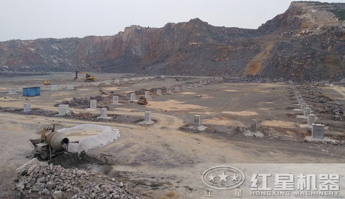 整理場地，地基打樁