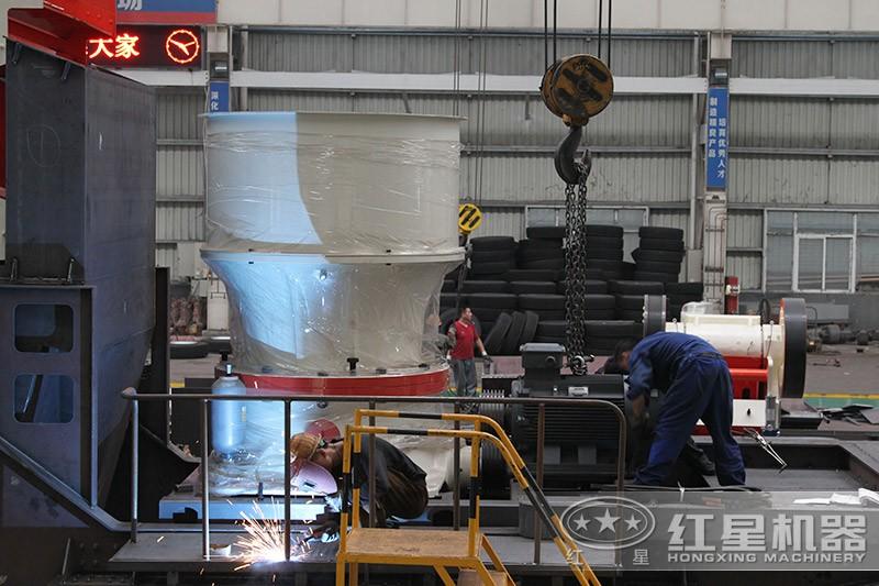 紅星車載移動破石機(jī)車間