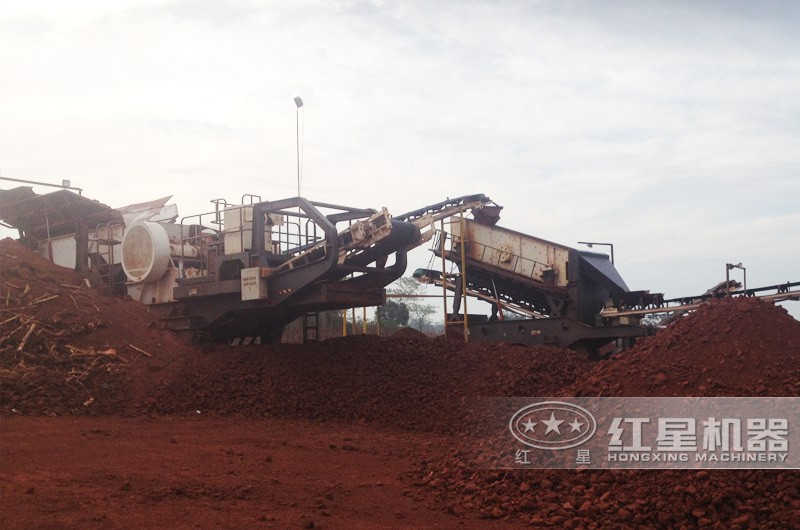 移動(dòng)式磚頭粉碎機(jī)現(xiàn)場(chǎng) 移動(dòng)式磚頭粉碎機(jī)現(xiàn)場(chǎng)