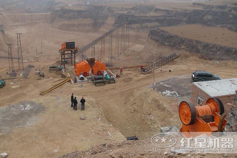 固定式磚頭粉碎機(jī)安裝現(xiàn)場(chǎng) 固定式磚頭粉碎機(jī)安裝現(xiàn)場(chǎng)