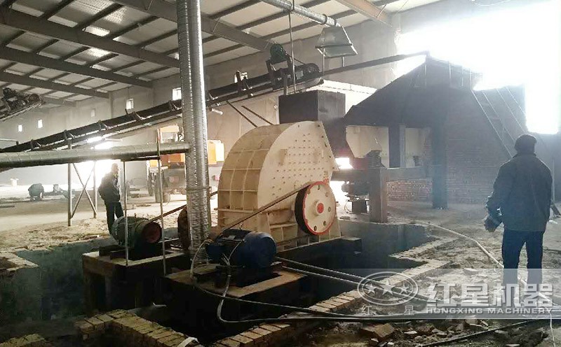 重型石料破碎機(jī)現(xiàn)場(chǎng)，紅星直銷(xiāo)更便宜