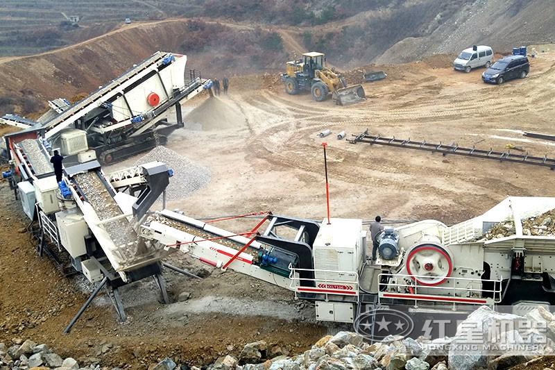 履帶移動(dòng)石子沙石機(jī)，三機(jī)聯(lián)合，破碎
