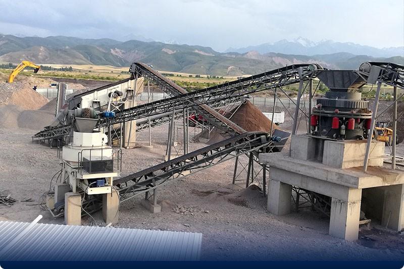 鵝卵石制沙現(xiàn)場 鵝卵石制沙現(xiàn)場