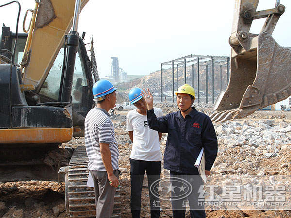 沙石生產(chǎn)線現(xiàn)場(chǎng) 沙石生產(chǎn)線現(xiàn)場(chǎng)