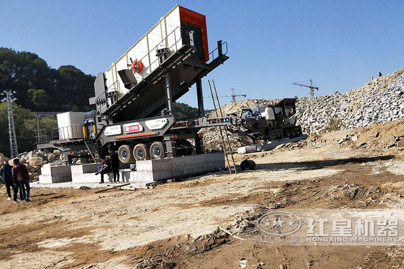 移動(dòng)打石機(jī)安裝現(xiàn)場(chǎng)