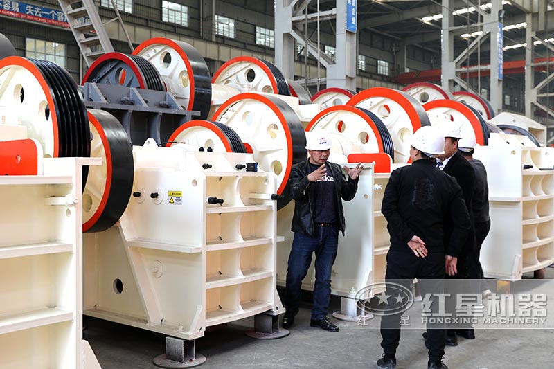 小型破石機廠家客戶考察 小型破石機廠家客戶考察