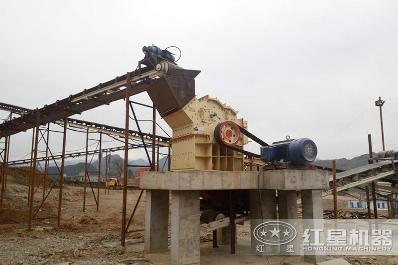 1414制砂機(jī)安裝現(xiàn)場(chǎng)