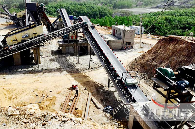 時產100噸碎石制砂現(xiàn)場
