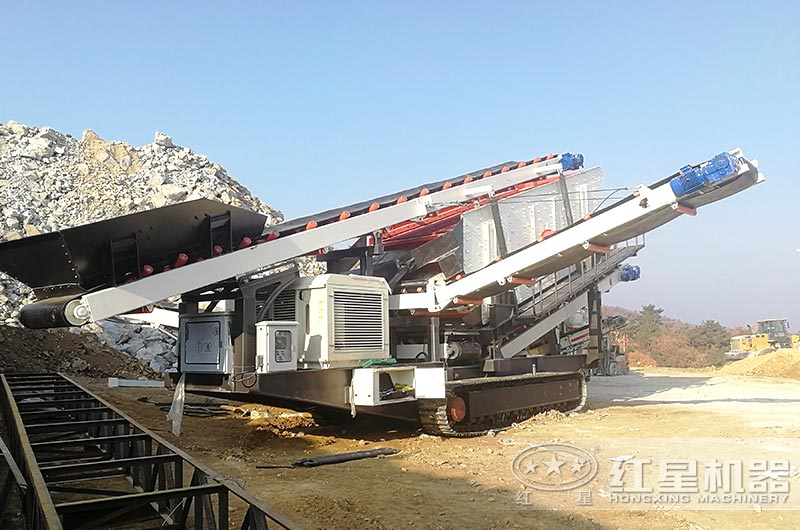 履帶式移動顎破作業(yè)現(xiàn)場實(shí)拍