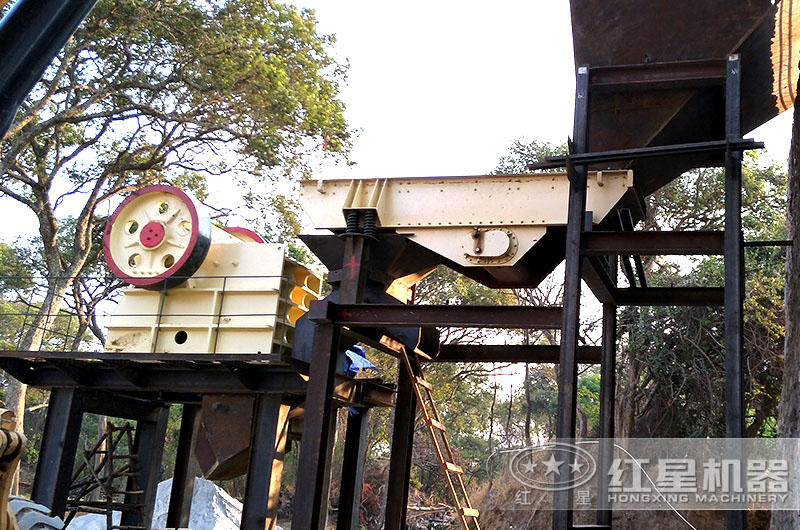 混凝土破碎機(jī)安裝現(xiàn)場，廠家一路扶持