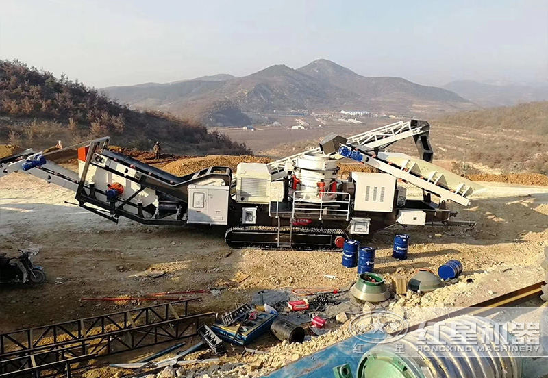 履帶式動(dòng)力系統(tǒng)更強(qiáng)，穿山越嶺穩(wěn)如泰山