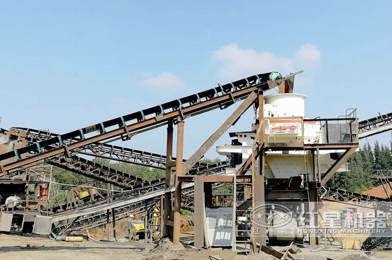 時產(chǎn)100噸風化石制砂生產(chǎn)現(xiàn)場