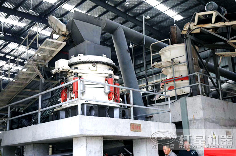 硬物料碎石場，圓錐式破碎機現(xiàn)場