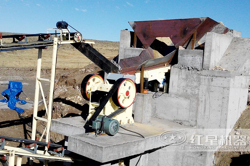 山東石料場——配置1060顎破機，時產(chǎn)350t/h