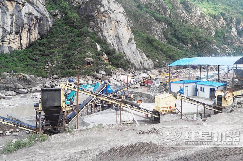 三門峽制砂生產(chǎn)線現(xiàn)場(chǎng)