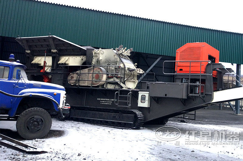 履帶移動破碎機搭配靈活，行走自由