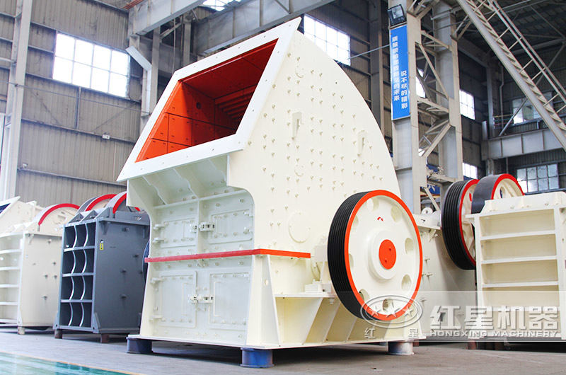 大型重錘式破碎機，破碎生石灰一次成型