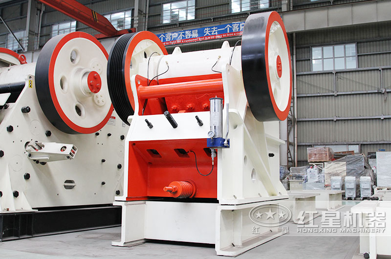 鄂式破碎機(jī)，產(chǎn)量1-2200t/h，耐磨抗沖擊