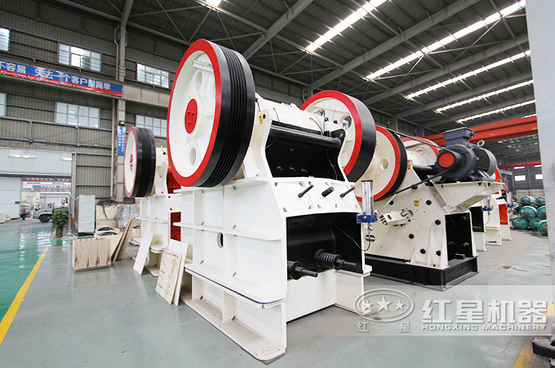 鄂式破碎機(jī)，產(chǎn)量1-2200t/h，耐磨抗沖擊